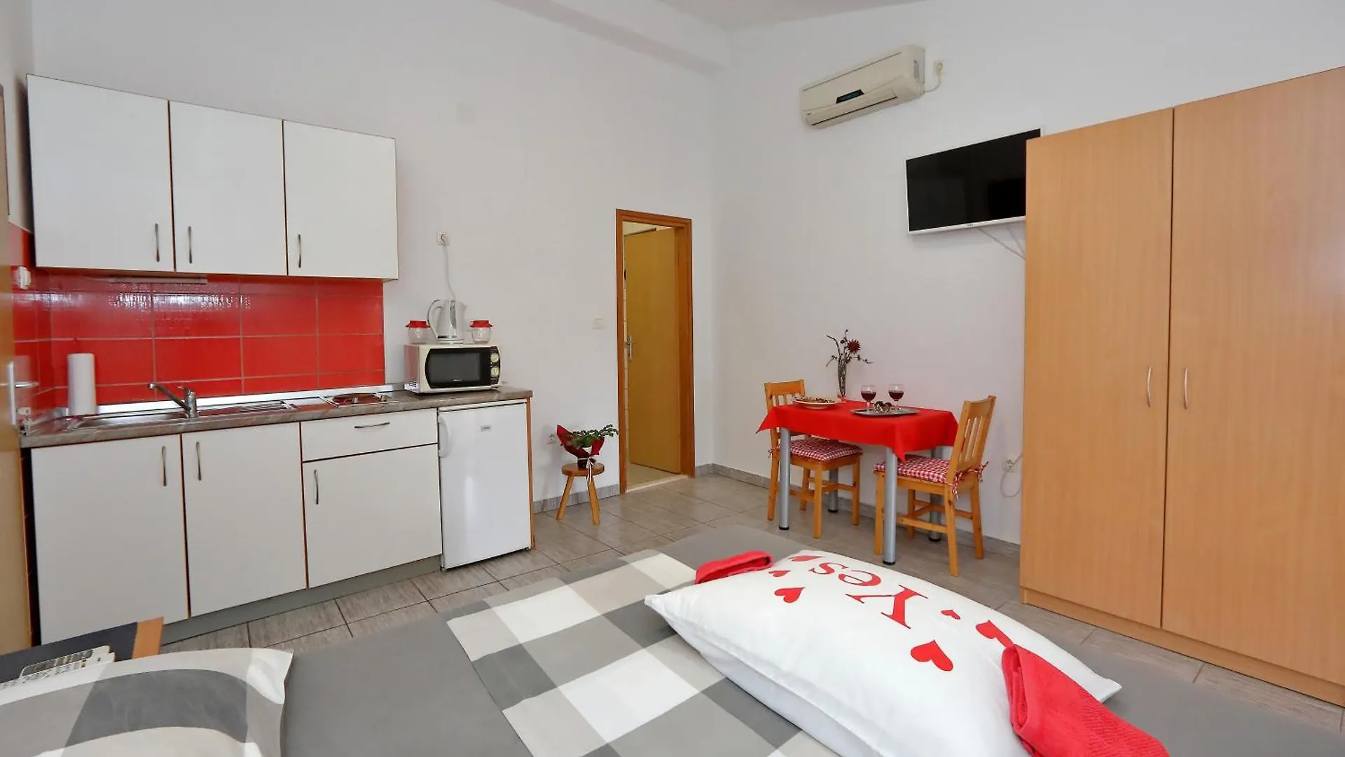 Apartmani Zara & Duje Bibinje 0*,